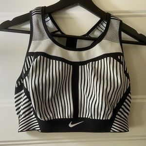 Nike High Impact Sports Bra (XL)